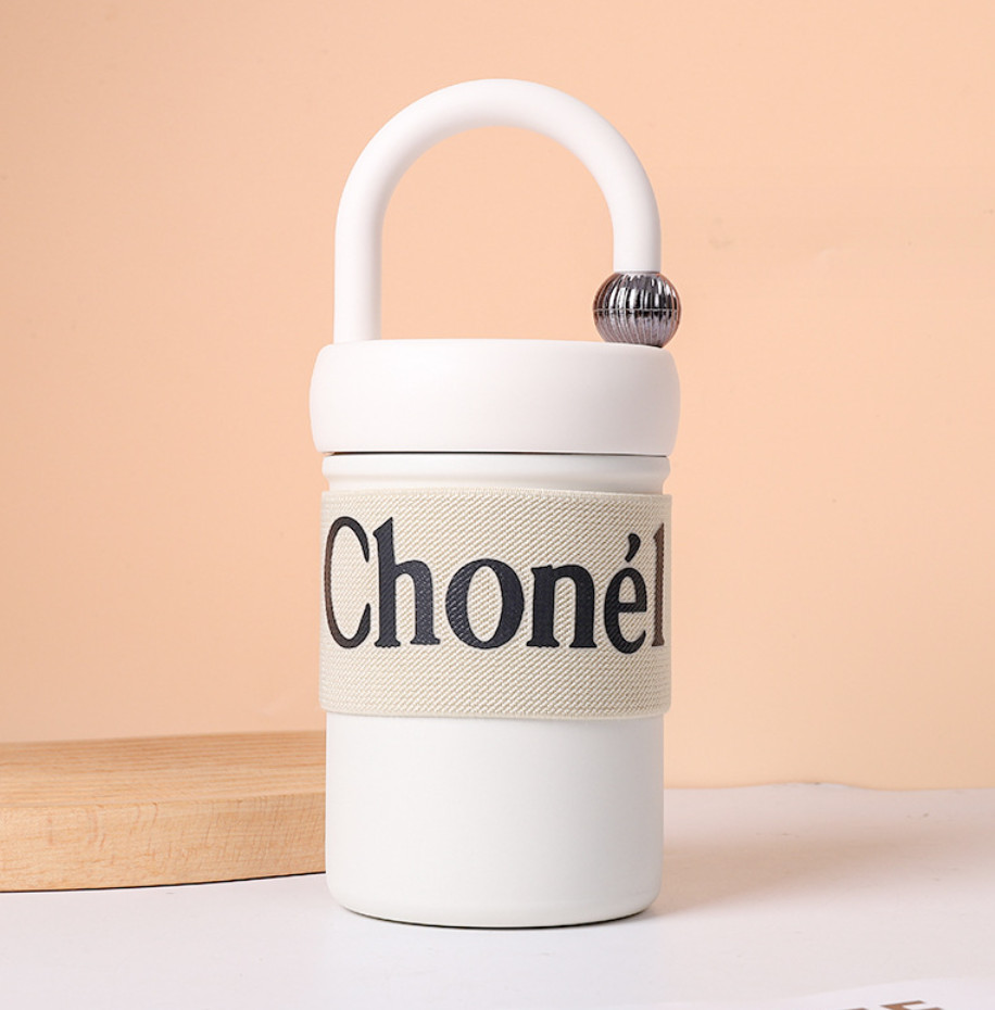 The latest 13.5oz mug coffee lock heart insulation cup, many style choices, support custom logo