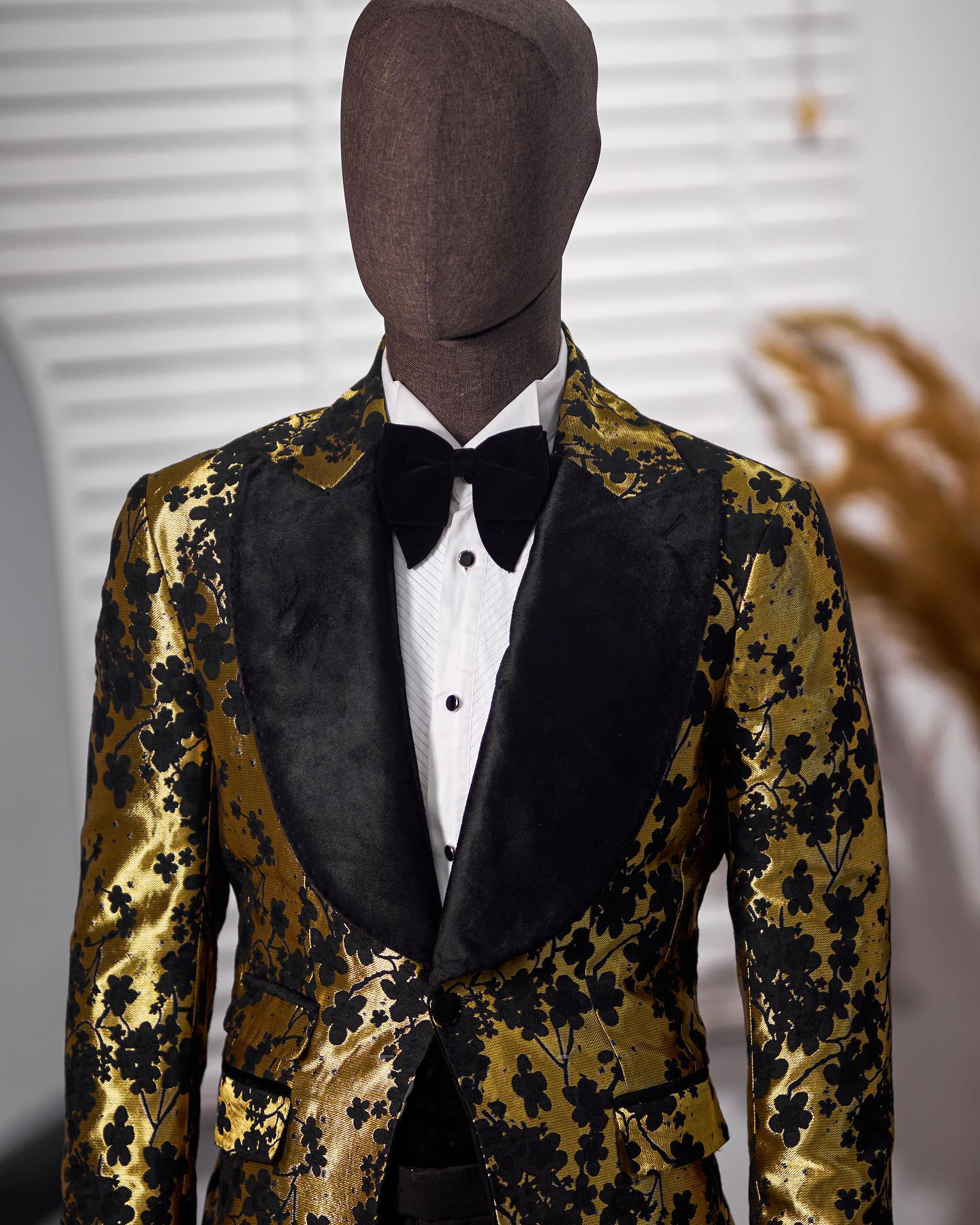 New Men Luxury Floral Printed Suit Peaked Lapel Tuxedos For Wedding Prom Evening Party 2 Pcs Jacket And Pants Ternos Masculino