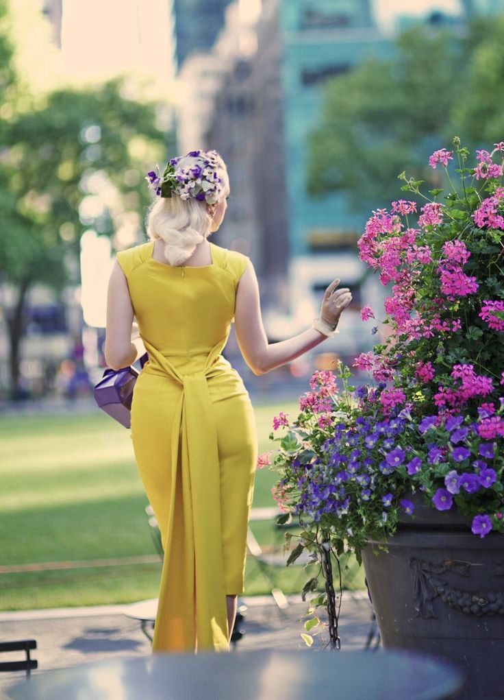 Elegant Yellow Sheath Mother Dresses Tea Length Formal Wedding Party Gowns Short Sleeves Vintage Satin Evening Gowns For Women 2023