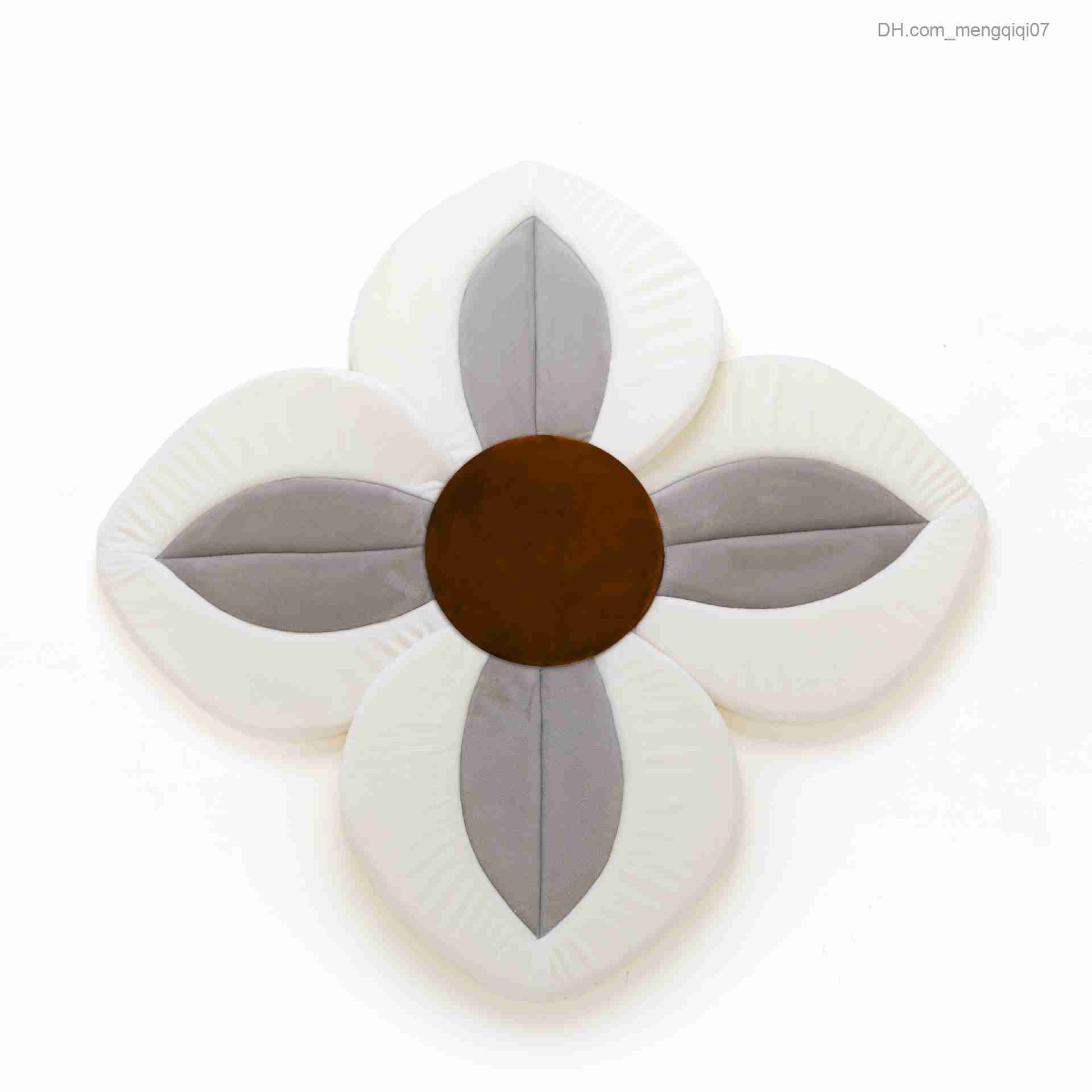 Bathing Tubs Seats Newborn foldable four petal flower shower mat Baby flowering bathtub mat Baby safety anti slip bathtub mat Z230818