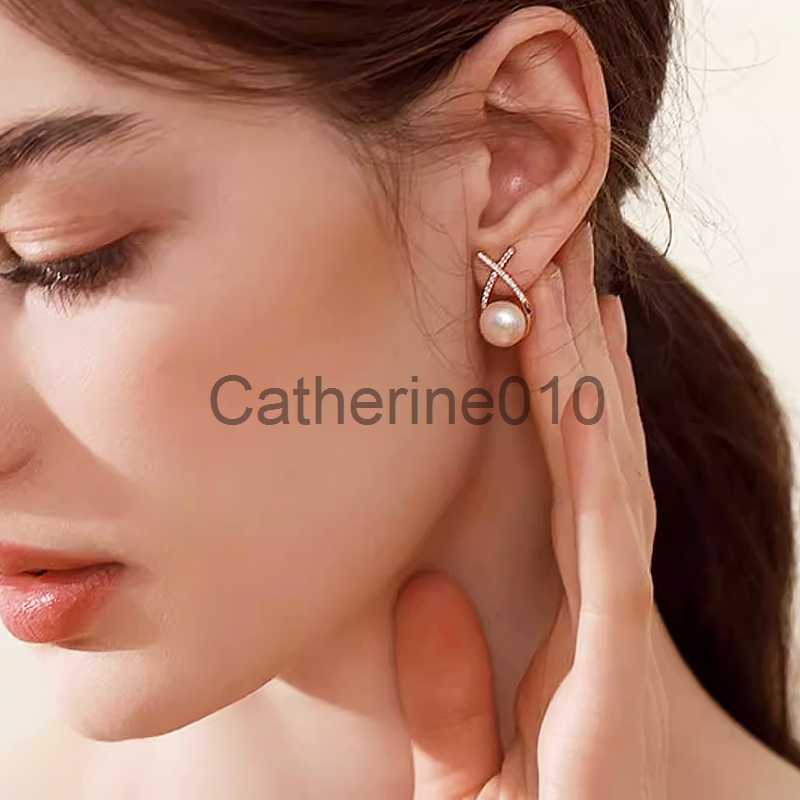Charm Gold Color Metal Fashion Korean Pearl Earrings For Women SparklZircon Pendant Cuff Clip Earrings WeddParty Jewelry Gifts J230817