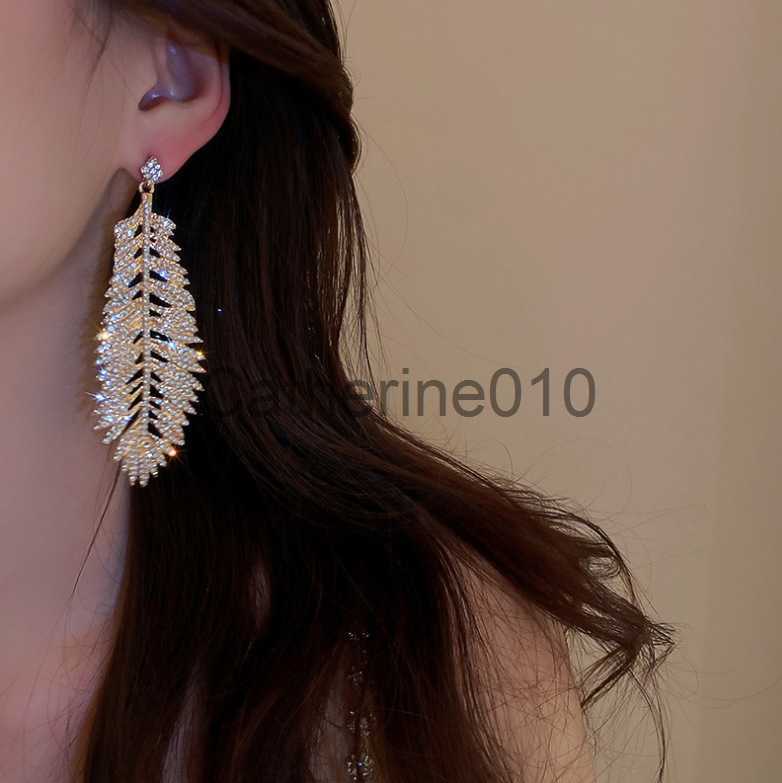 Charm 2023 New Fashion Trend Unique Design Elegant Delicate Zircon Feather Leaves Tassel Earrings Women Jewelry Party Premium Gift J230817