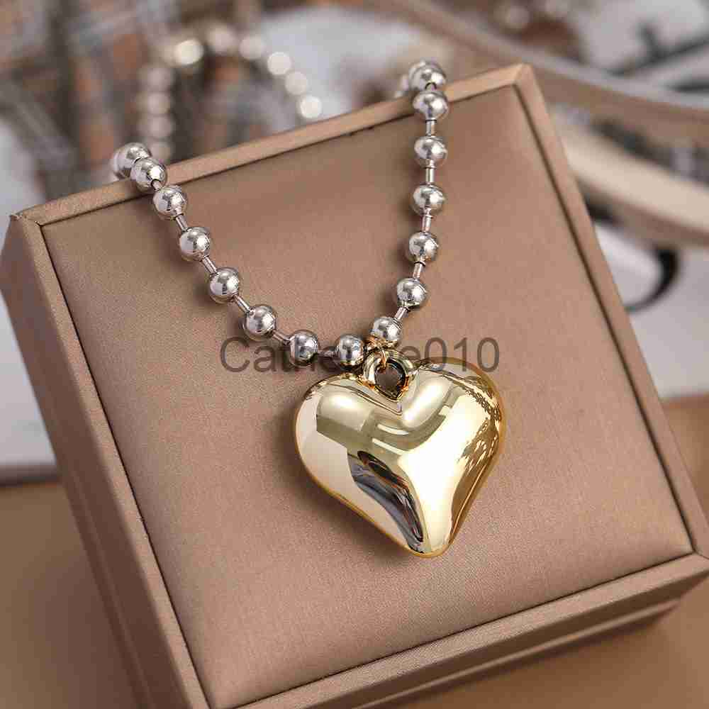 Pendant Necklaces 2023 Hip Hop INS Party Big Love Heart Pendant Necklaces for Women Aesthetic Beads Chains Short Choker Girls Party Jewelry J230817