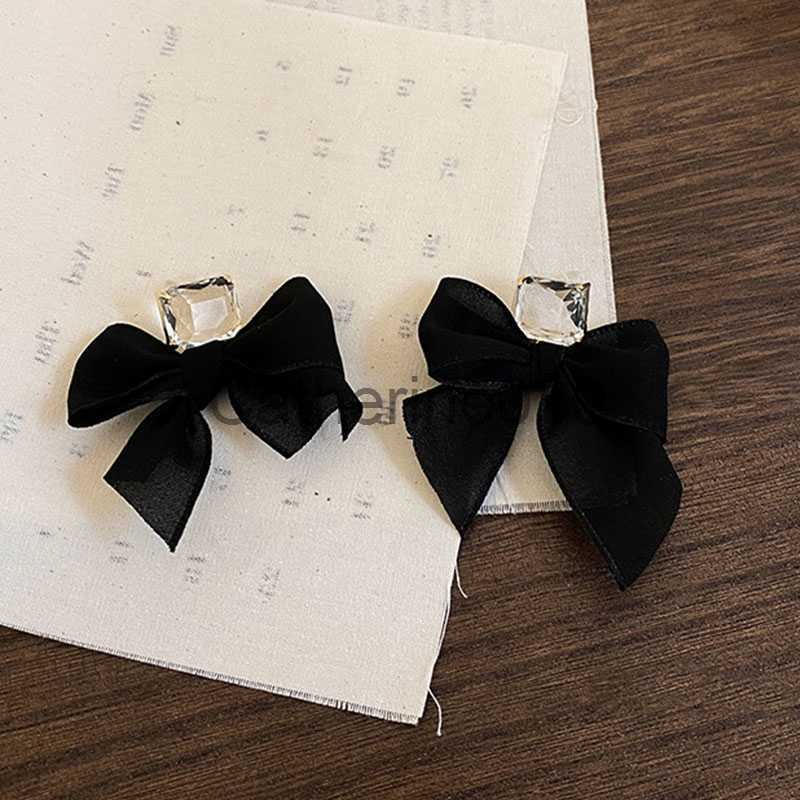 Charm Korean Sweet Earrings Black White Bowknot Women Earrings Sweet Fabric Lace Bow Fashion Drop Earrings Jewelry Gift J230817