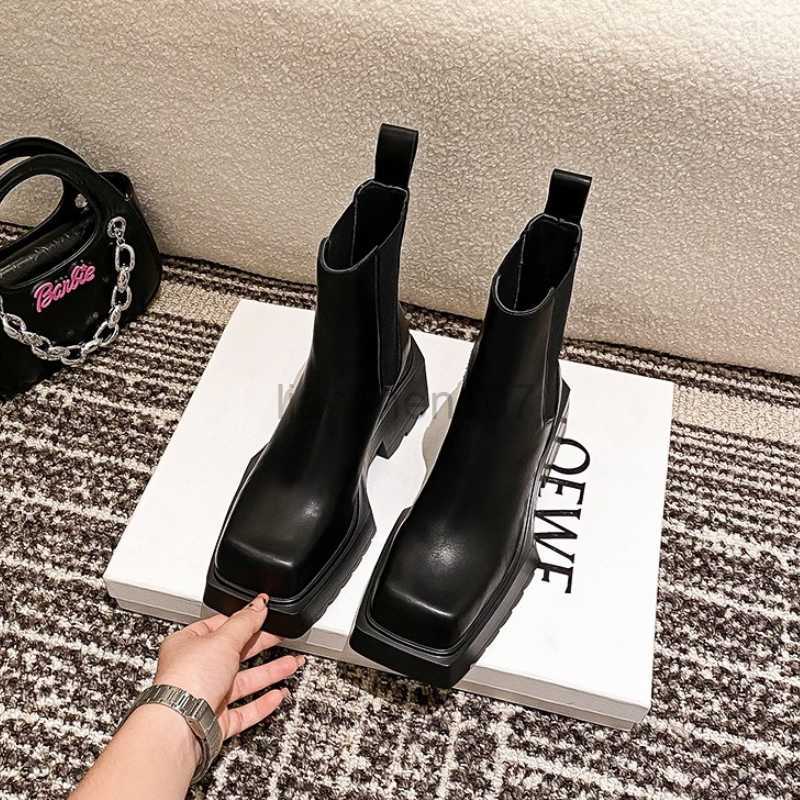 Boots Genuine Leather Women Nude Boots New Chunky Heel Chelsea Boots Square Toe High Heeled Short Boots Designer Fashion Women BootsL0817