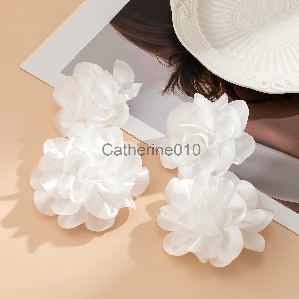 Charm Exaggerated Huge Fluffy Fabric Flower Earrings for Women Trendy Ladies Elegant WeddStud Earrings 2023 Fashion Jewelry Female J230817