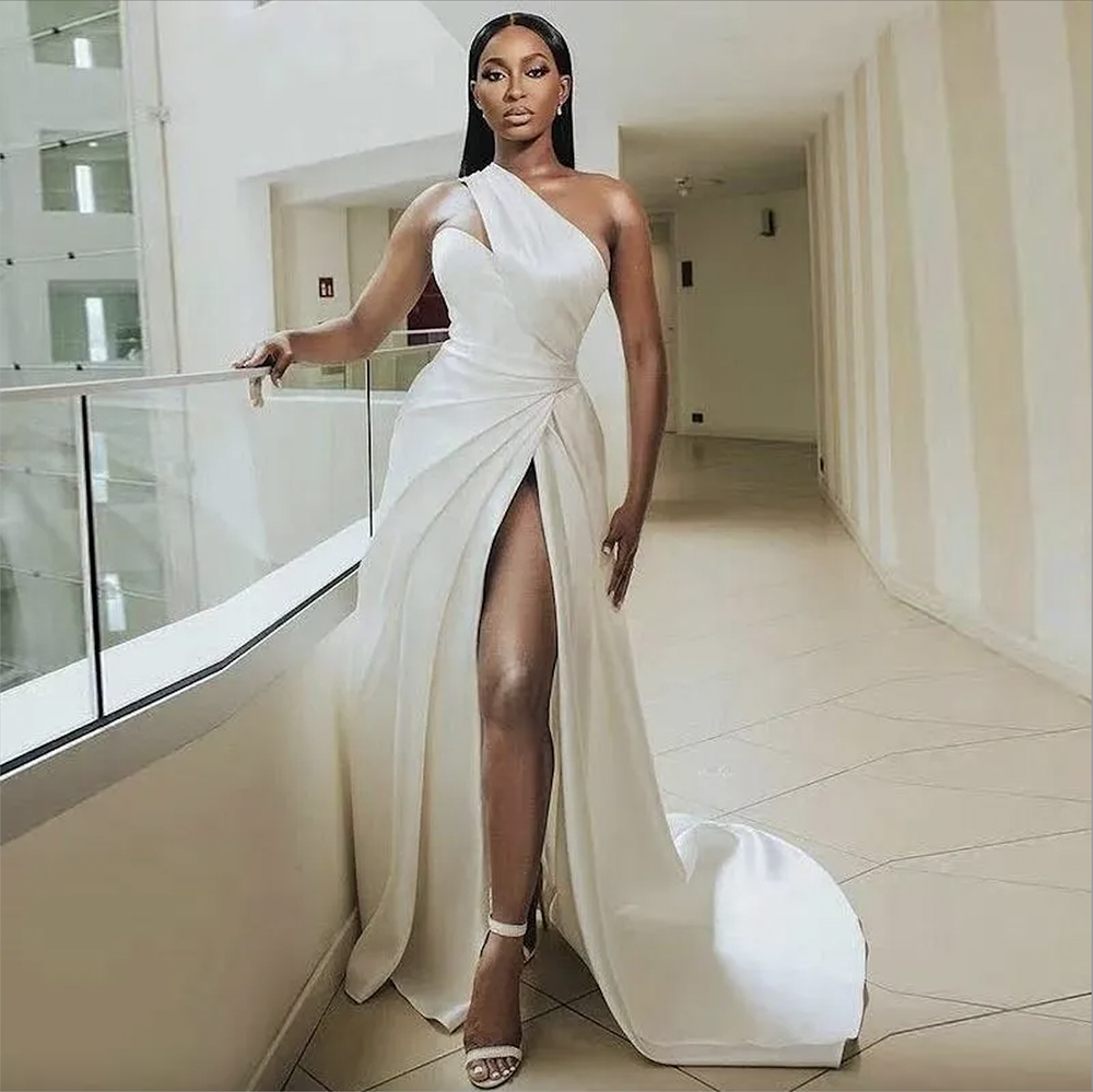 Crepe Beach One Shoulder Side Split Wedding Gowns For Arabic Women 2023 White Satin Plus Size Bridal Dresses Ruched Vestido De Noiva 0431