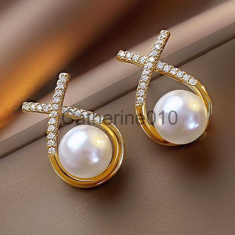 Charm Gold Color Metal Fashion Korean Pearl Earrings For Women SparklZircon Pendant Cuff Clip Earrings WeddParty Jewelry Gifts J230817