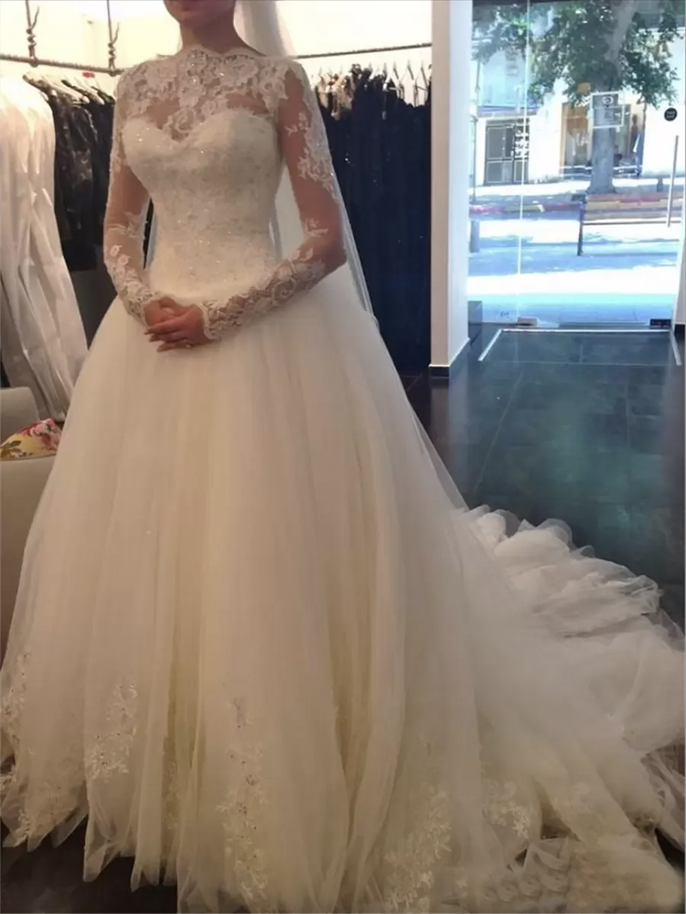 2023 Elegant Long Sleeves Wedding Dresses Bridal Gown with Lace Applique High Neck Beaded Tulle Sweep Train Custom Made Plus Size vestido de novia 050