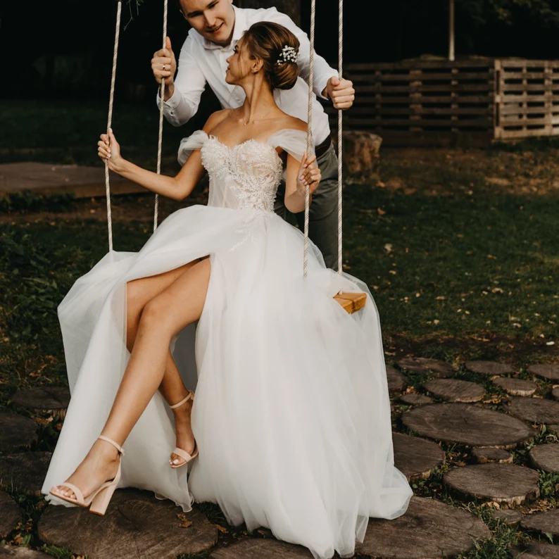 High Slit Beach Tulle Wedding Dresses Of The Shoulder Sweetheart Neck Lace Appliques Long Bohemian Bridal Gown Summer Vestido De Novia