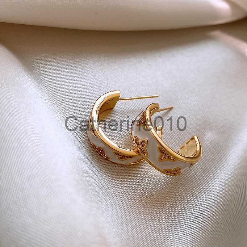 Charm French Vintage Zircon Flower White Enamel C-shaped Gold Color Earrings For Womens with Advanced New Fashion Jewelry Accessories J230817