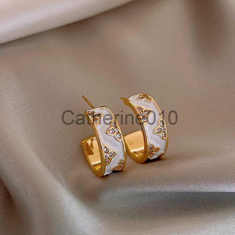 Charm French Vintage Zircon Flower White Enamel C-shaped Gold Color Earrings For Womens with Advanced New Fashion Jewelry Accessories J230817