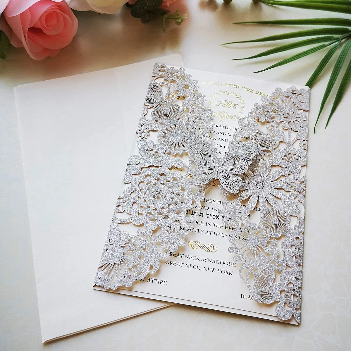 50PCS Laser Cut Wedding Invitation Cards with Butterfly and Envelopes Glitter Lace Flora Customized Printed Invitations for ZZ