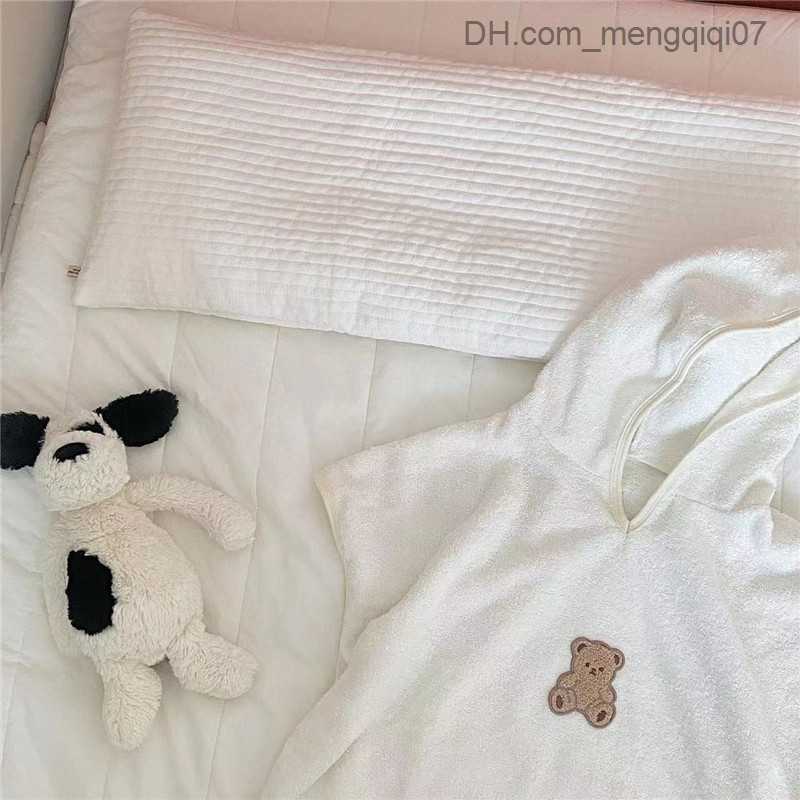 Towels Robes Korean baby bath towel hooded raincoat super absorbent beach towel baby bath towel baby bath towel Z230819