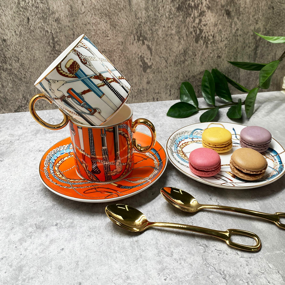 Mugs Royal Porcelain Coffee Cup and Saucer With Blue Box European Tea Set Wedding Birthday Housewarming Christmas Gifts 230817