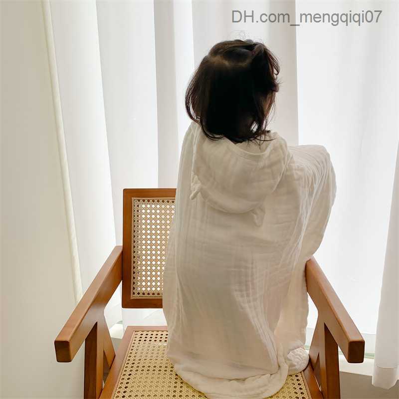 Towels Robes 6-story children's bathroom towel baby bath towel long robe children's cotton Gauze hood poncho cartoon bear cloak mantel clock