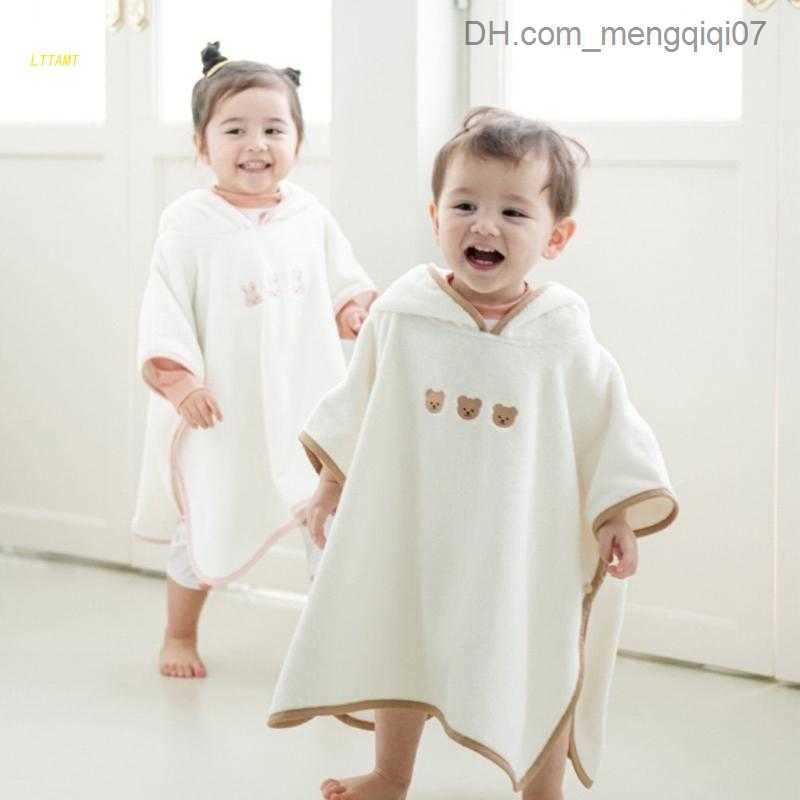 Towels Robes Hooded Bath Towel High Absorbent Bathrobe Suitable for Baby Boys and Girls Gender Neutral Beach Towels Quick Drying Cartoon Baby Clothing