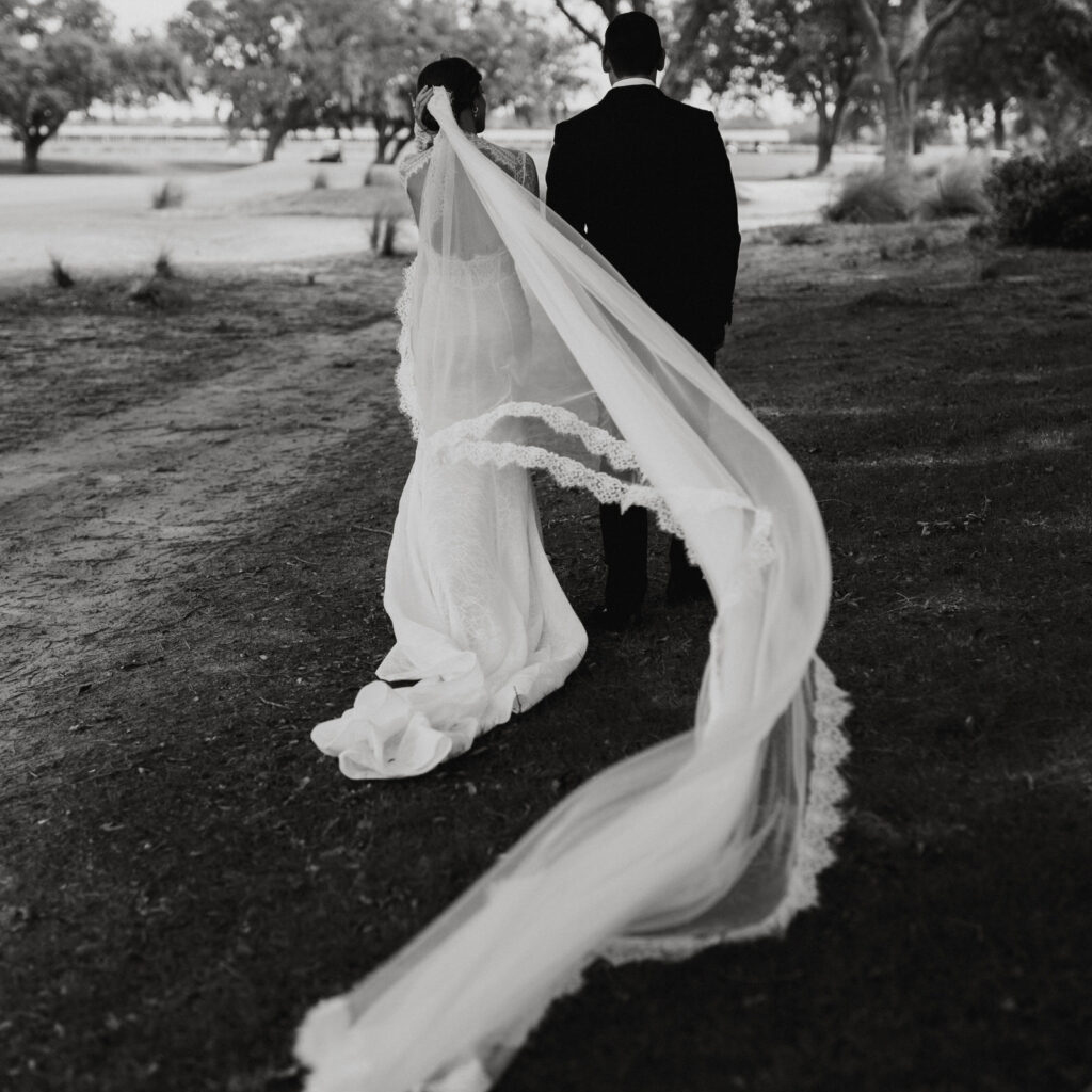 Elegant Full Lace Mermaid Wedding Dresses High Neck Long Sleeve Outdoor Bridal Gown Open Back Trumpet Country robe de mariee