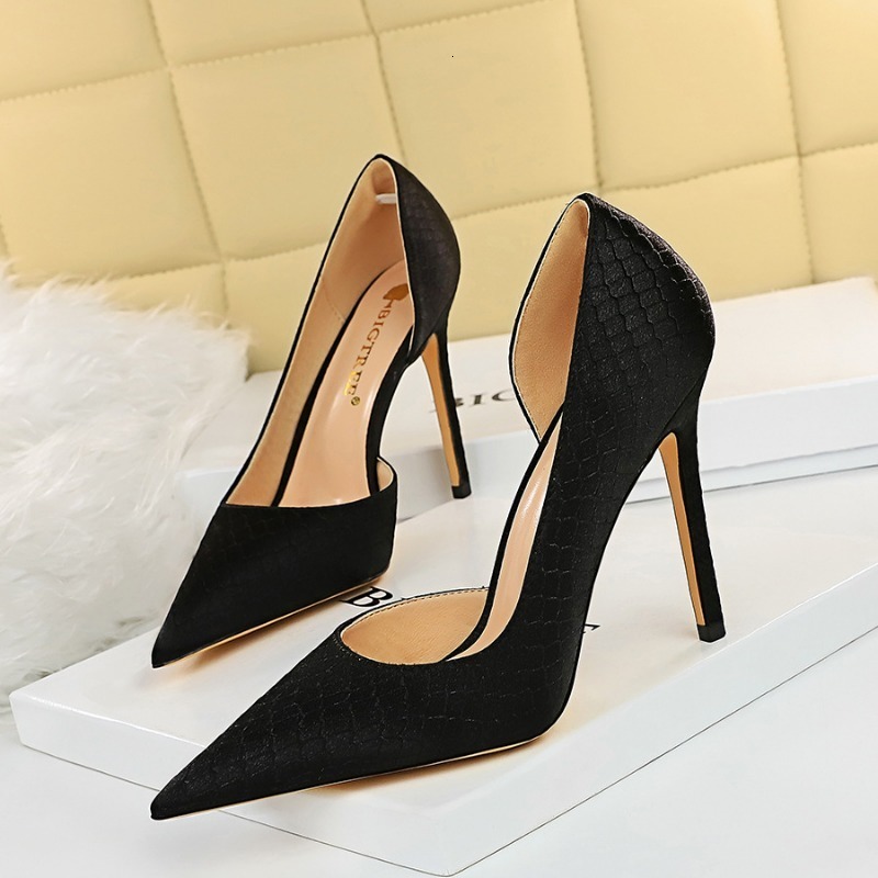 Dress Shoes Sexy Fashion Banquet Fine Heel Super High Heel Shallow Mouth Side Hollow Snake Satin Single Shoes High Heels Shoes 230817
