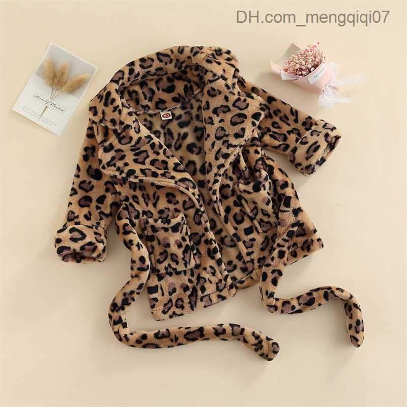 Towels Robes 0-6Y baby plush long robe pajamas for boys and girls in autumn and winter long sleeved waistband for bathroom children's pajamas Z23