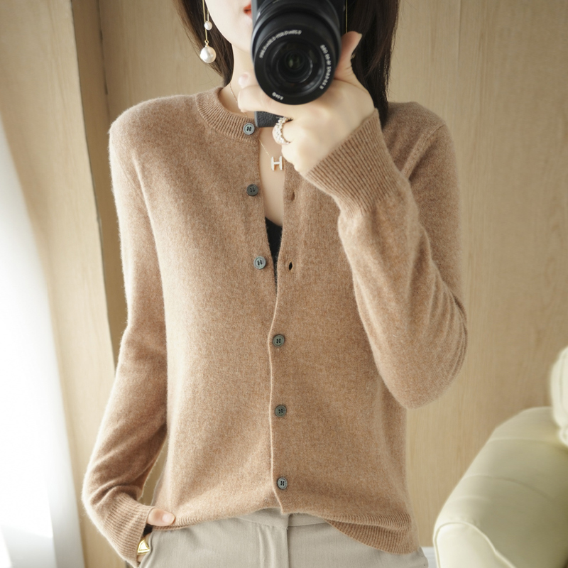 Womens Knits Tees Cashmere Cardigans Oneck Single Breasted Lady Knitwear Tops Solid Femme Cardigan 230818