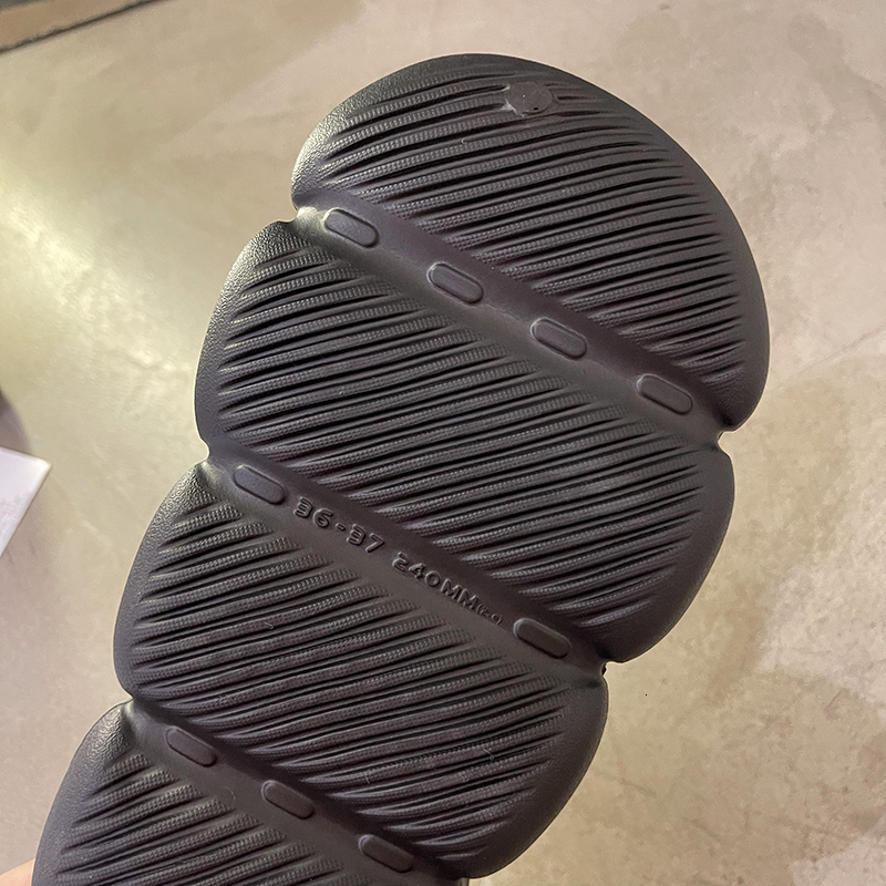 Slippers Winter Women Fur Slippers Waterproof Warm Plush Household Slides Indoor Home Thick Sole Footwear Non-Slip Solid Couple Sandals 230817