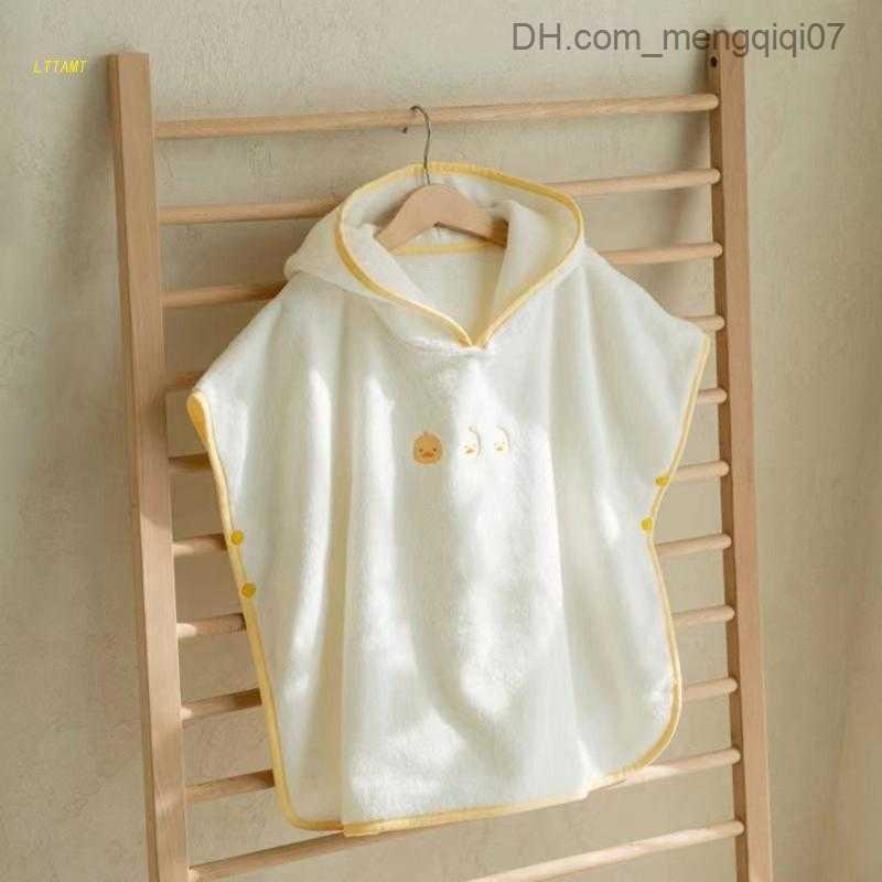 Towels Robes Hooded Bath Towel High Absorbent Bathrobe Suitable for Baby Boys and Girls Gender Neutral Beach Towels Quick Drying Cartoon Baby Clothing