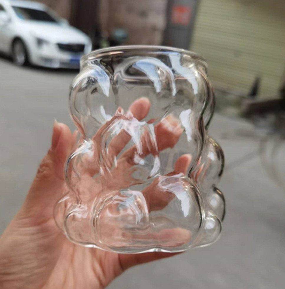 The latest 12oz grape hand holds the glass coffee mug, many styles choose, support customization of any logo