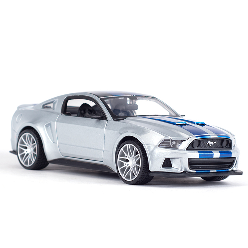 Diecast Model Maisto 1 24 2014 Ford Mustang Street Racer Sports Car Static Die Cast Vehicles Collectible Toys 230818