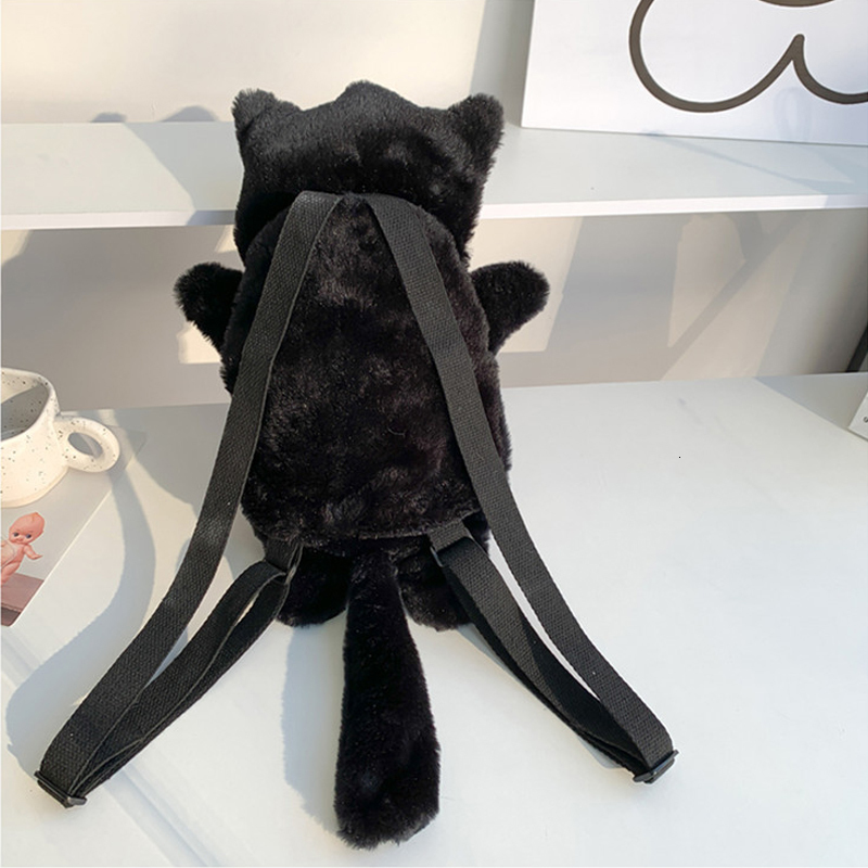 Backpacks Skull Plush Backpack Gothic Water Bottle Bag Goth Doll Backpack Female Winter Furry Bag Skull Shape Bag Skeleton Birthday Gift 230818