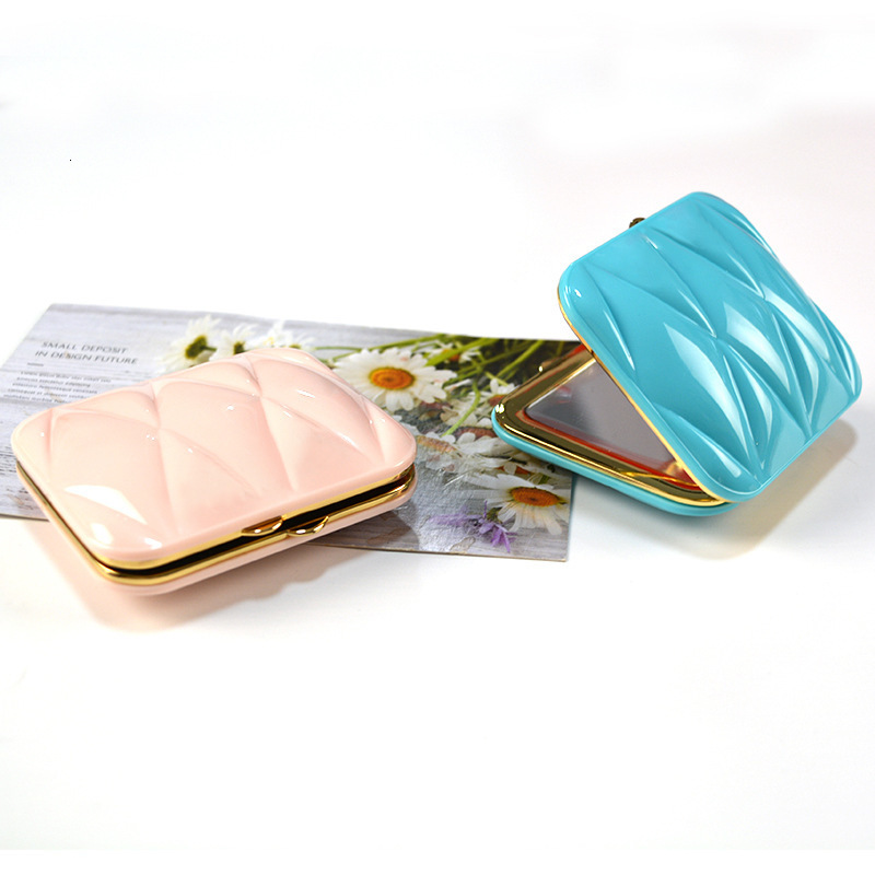 Compact Mirrors Portable LED Light Makeup Mirror Vanity Lights Compact Make Up Pocket Mirrors Vanity Cosmetic Hand Folding Led Mirror Lamp Gift 230818