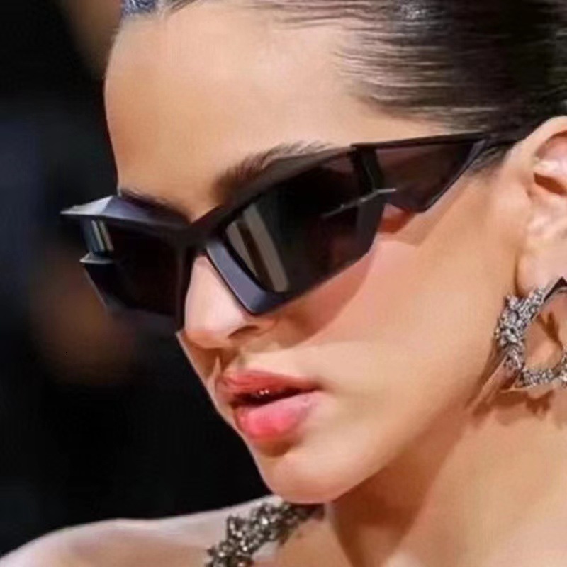 Sunglasses European and American futuristic technology sunglasses Y2K street show sunglasses opposite sex sunglasses 230818