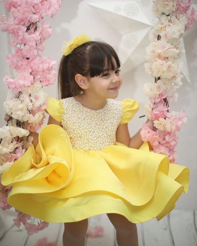 Flower Yellow Pearls Dresses Ball Gown Short Satin Tiers Vintage Little Girl Peageant Dress Gowns ZJ s