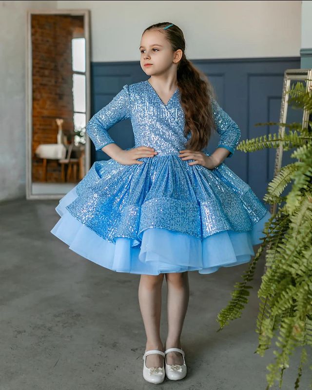 2023 Blue Sequined Lace Flower Girl Dresses Ball Gown Knee Length V-neck Vintage Little Girl Peageant Dress Gowns ZJ415