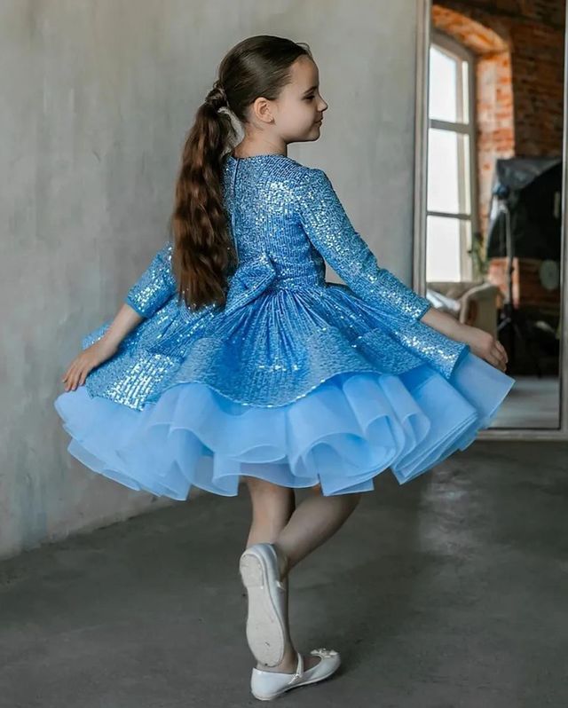 2023 Blue Sequined Lace Flower Girl Dresses Ball Gown Knee Length V-neck Vintage Little Girl Peageant Dress Gowns ZJ415