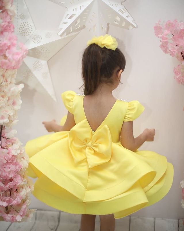 Flower Yellow Pearls Dresses Ball Gown Short Satin Tiers Vintage Little Girl Peageant Dress Gowns ZJ s