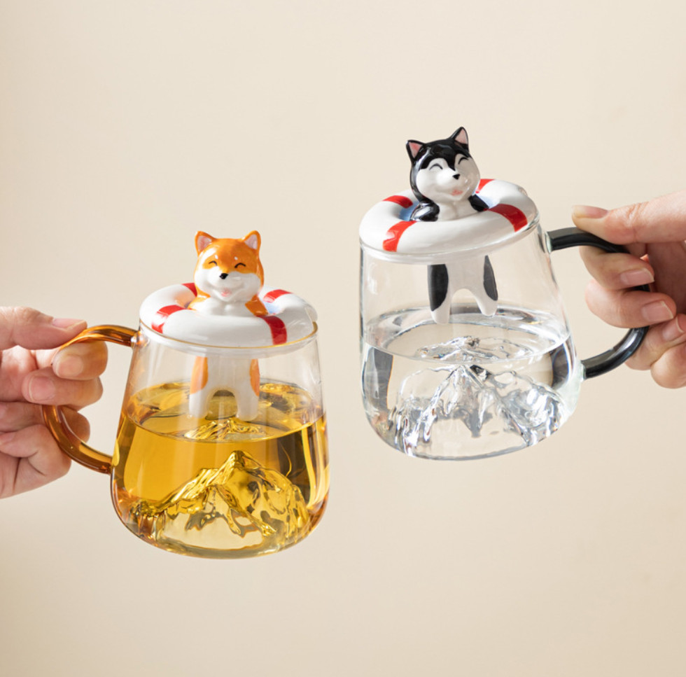 The latest 12.85oz pet dog glass coffee mug with a lid with many styles, support customization of any logo