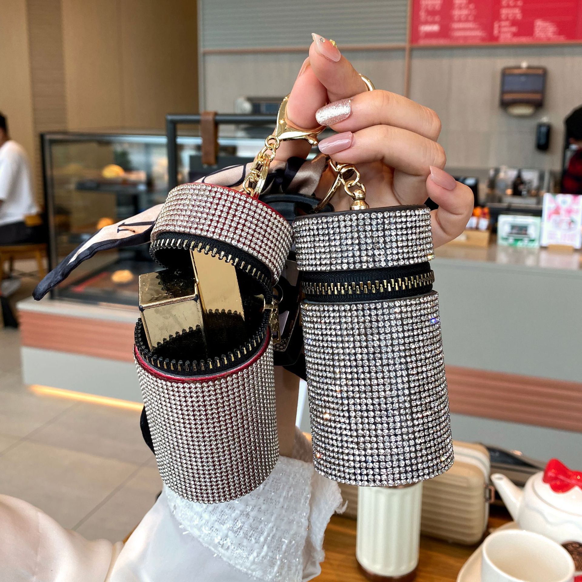 Design Letter Lipstick Key Rings Silk Scarf Keychains Fashion PU Leather Purse Rhinestone Pendant Car Keyring Chain Charm Brown Flower Mini Bag Gift for Men Women