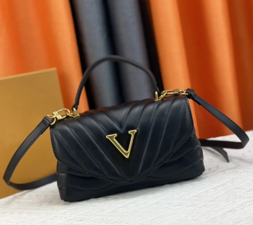 Fashion designer totes bag luxury womens handbags Hold Me shoulder bags Top-quality leather flowers letters crossbody ladies New Wave makeup purses wholesale