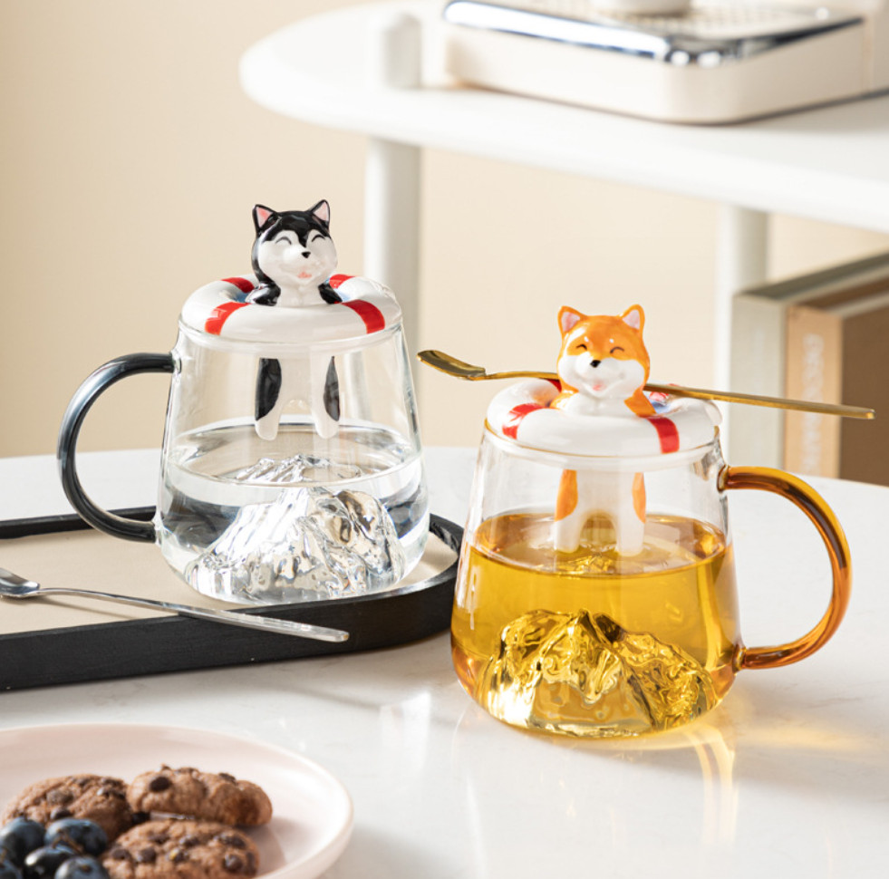 The latest 12.85oz pet dog glass coffee mug with a lid with many styles, support customization of any logo