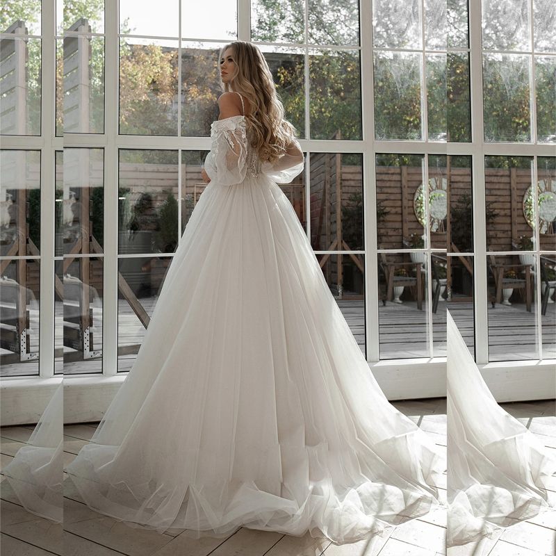 2023 Vintage Bobemian A Line Wedding Dresses Off Shoulder Appliques Lace Flowers Tulle Long Sleeves Sexy Sheer Top Bridal Gowns Corset Back