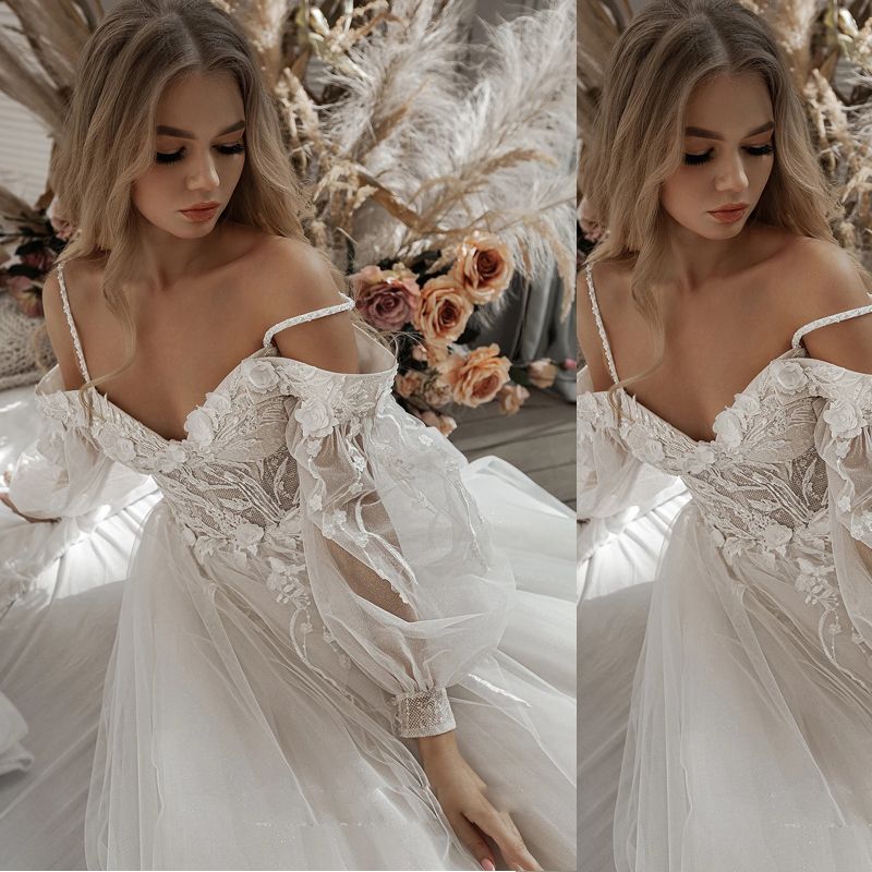 2023 Vintage Bobemian A Line Wedding Dresses Off Shoulder Appliques Lace Flowers Tulle Long Sleeves Sexy Sheer Top Bridal Gowns Corset Back
