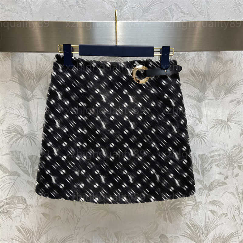 Womens Skirt Designer Dress Summer Fashion Clothing High Waisted Design Side Round Buckle Decoration Letter Jacquard Denim Skirts Short Dresses Women