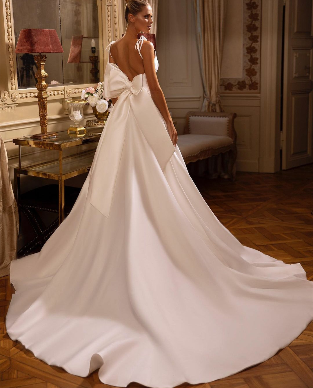 Vintage Long Satin V-Neck Wedding Dresses With Pockets A-Line Ivory Pleats Open Back Sweep Train Bridal Gowns With Bow Vestido de novia Women Dresses