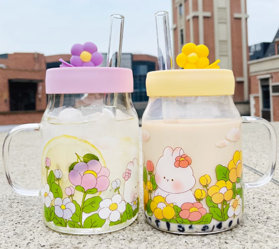 The latest 26oz flower and rabbit glass straw coffee mug, many style choices, support customization of any logo