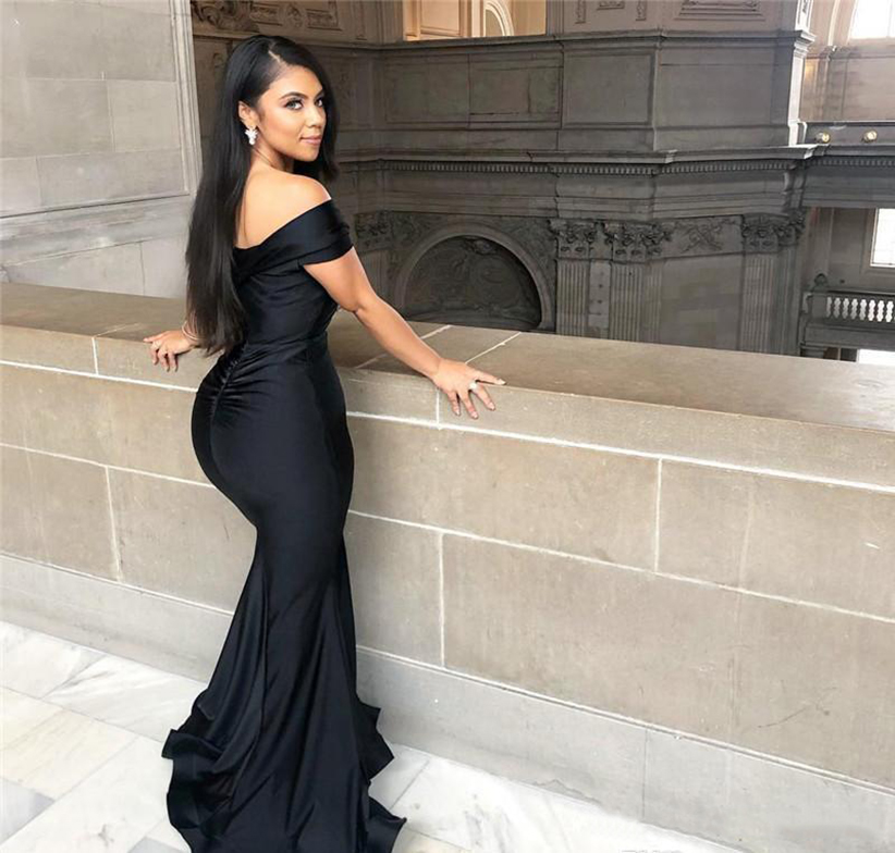 Black Mermaid Long Bridesmaid Dresses 2023 Plus Size Off Shoulder Floor length Garden Maid of Honor Wedding Party Guest Gown
