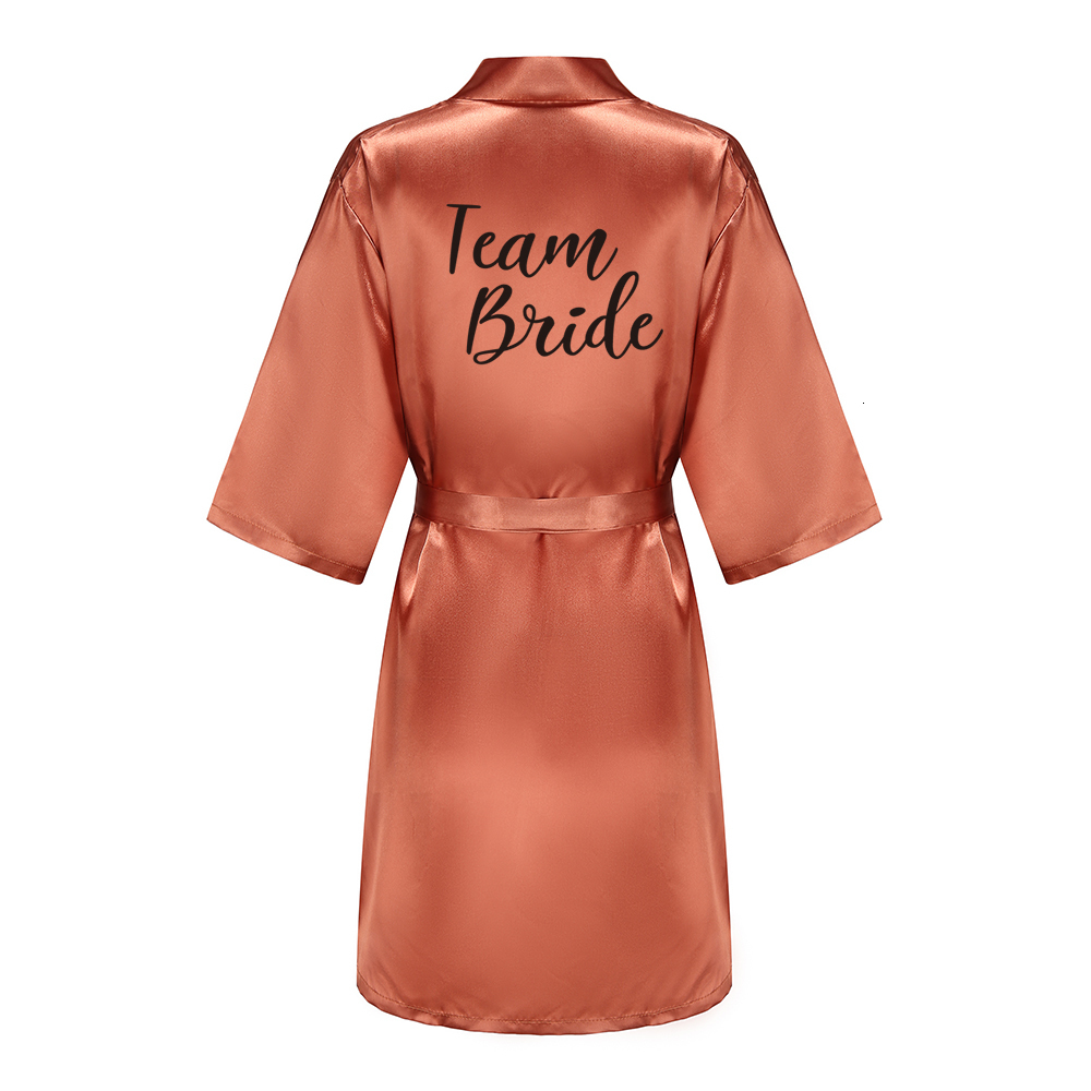 Women s Sleepwear Caramel Bathrobe Bride Satin Robe Women Getting Married Hen Party Sisters Sqaud Mother Wedding Bridesmaid Robes 230822