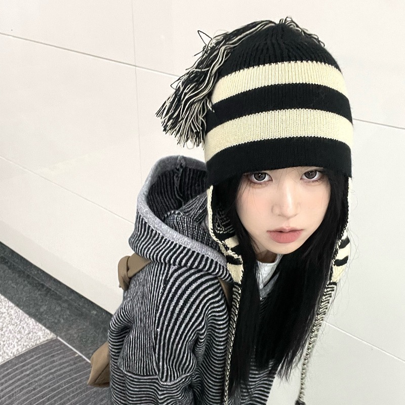 BeanieSkull Caps Anime NANA Cosplay Hat Okazaki Shinichi Beanies Unisex Women Men Tassel Ear Protection Hat Winter Bonnet Gorro Apparel 230821