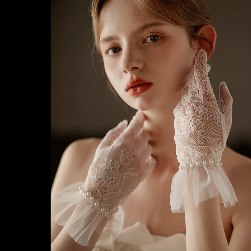 Five Fingers Gloves WG048 Exquisite Wedding Bridal Short White Lace Gloves Pearls Ruffle Edge Women Ladies Bride Bridesmaid Finger Wrist Handschuh 230