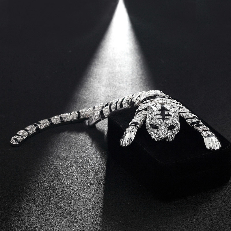 Pins Brooches Statement Men's Big Tiger Brooch Jewelry Silver color Animal Women Dress Coat Suit Men Decoration Safety Pin Metal Broach Broch 230